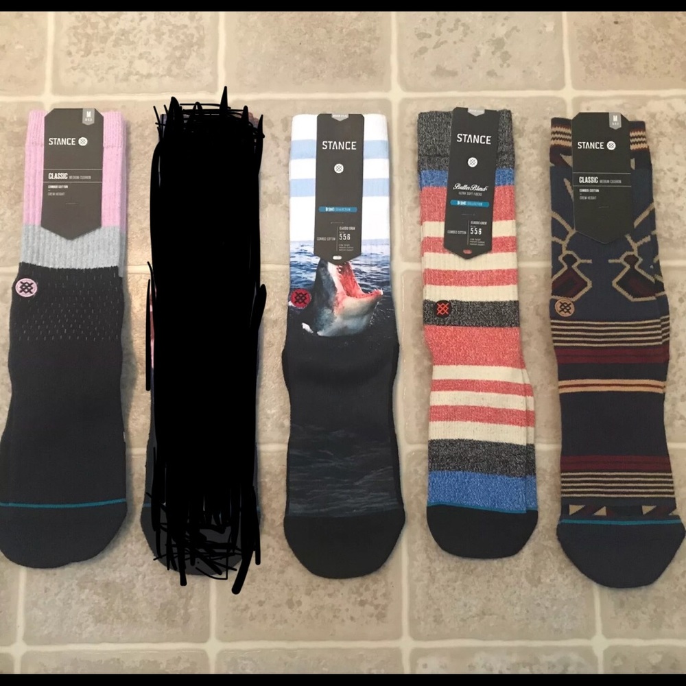 4 pair of medium stance socks
